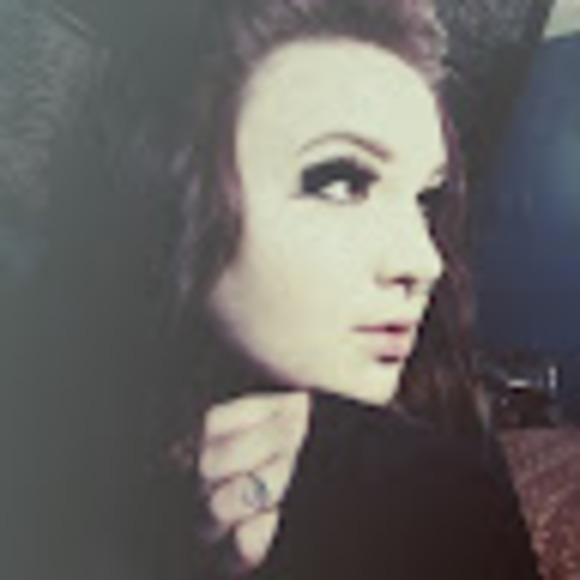 Meet your Posher, Ellie - Picture 1 of 1